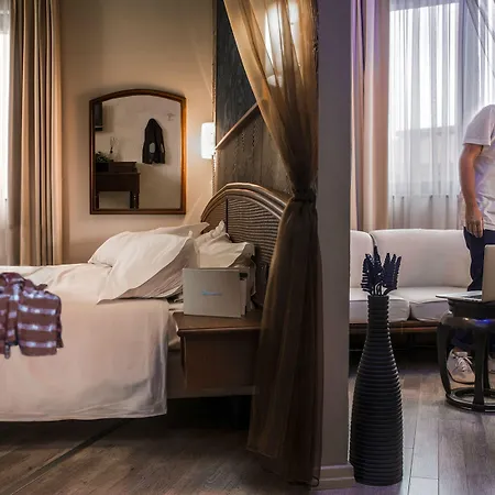 Welcome Hotel 4*