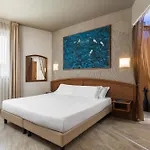 Hotel Welcome 4*